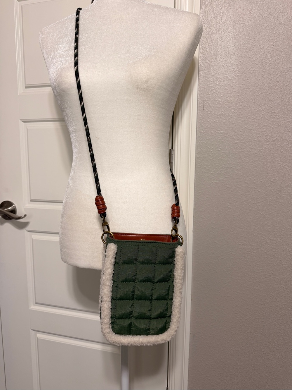 Universal Thread Green Quilted Crossbody